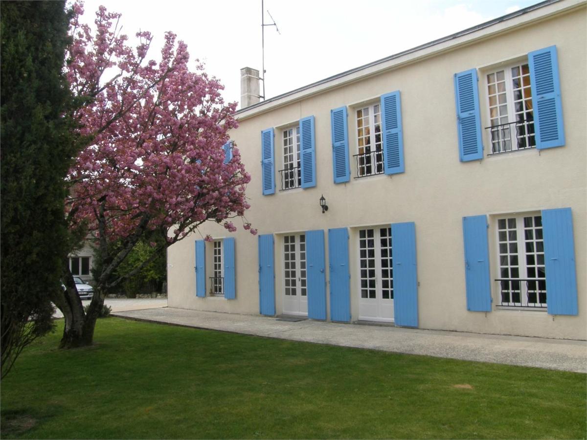 Le Logis Des Oiseaux Hotel Surgères Exterior foto