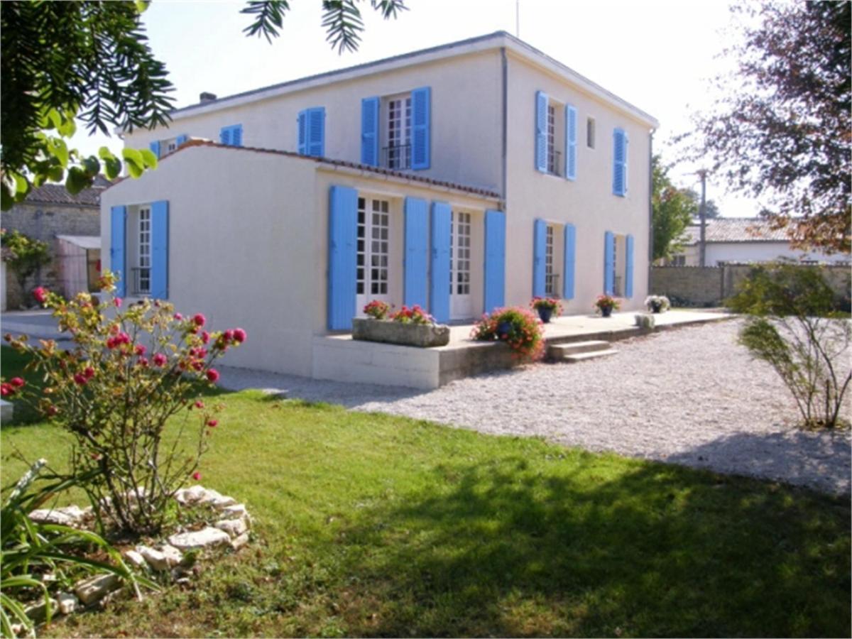 Le Logis Des Oiseaux Hotel Surgères Exterior foto